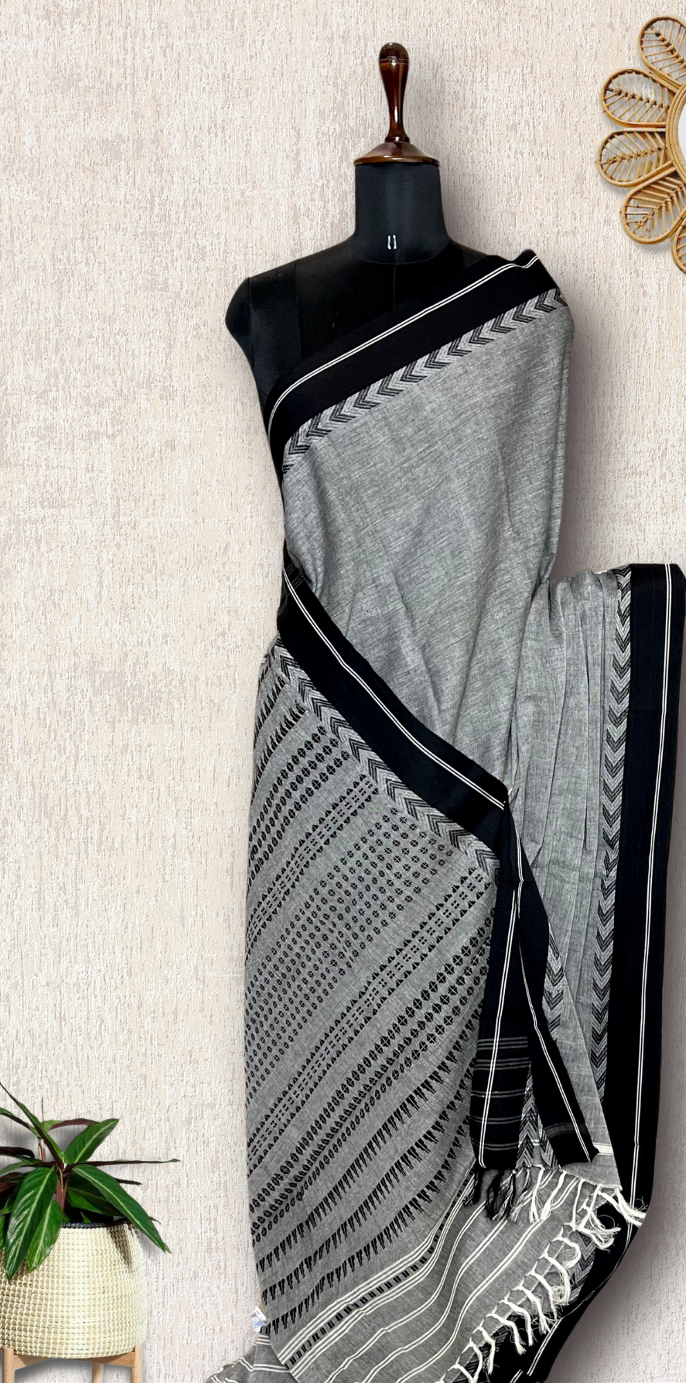 Handwoven Begampuri Cotton Saree - Gray + Black