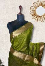 Load image into Gallery viewer, Handwoven Maheshwari Silk Cotton Saree - Limerick Green + Gold

