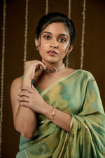 Load image into Gallery viewer, DIVA-Handwoven Metallic Linen Tissue Saree - Green Gold
