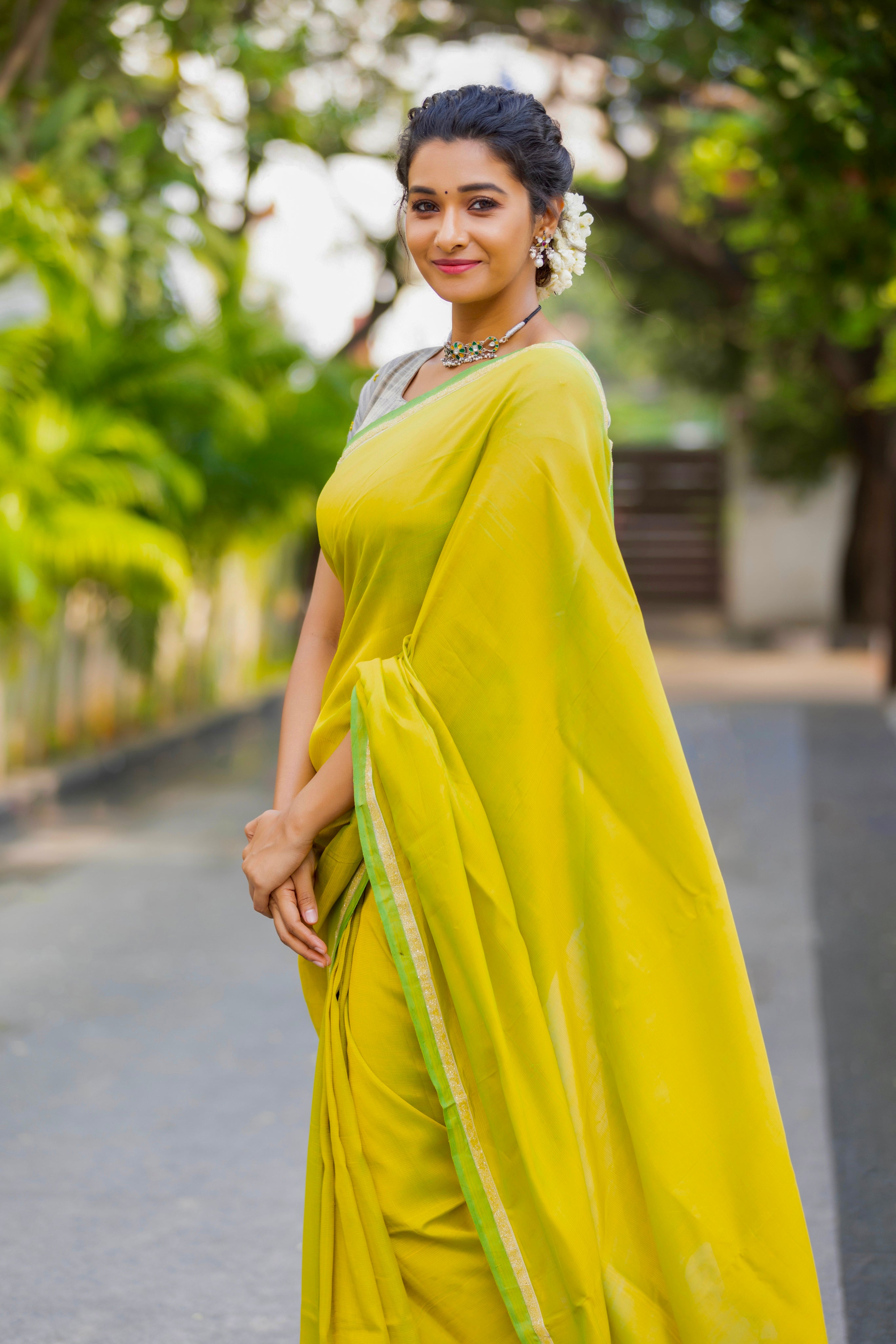 Buy KALKI FASHION Yellow & Green Shaded Ombre Saree with Unstitched Blouse  online