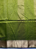 Load image into Gallery viewer, Handwoven Maheshwari Silk Cotton Saree - Limerick Green + Gold
