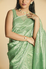 Load image into Gallery viewer, Anika - Handwoven Silk Cotton Saree - Moss Green + Gold
