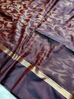 Load image into Gallery viewer, Soft Silk Saree  - Brown Derby + Golden Zari
