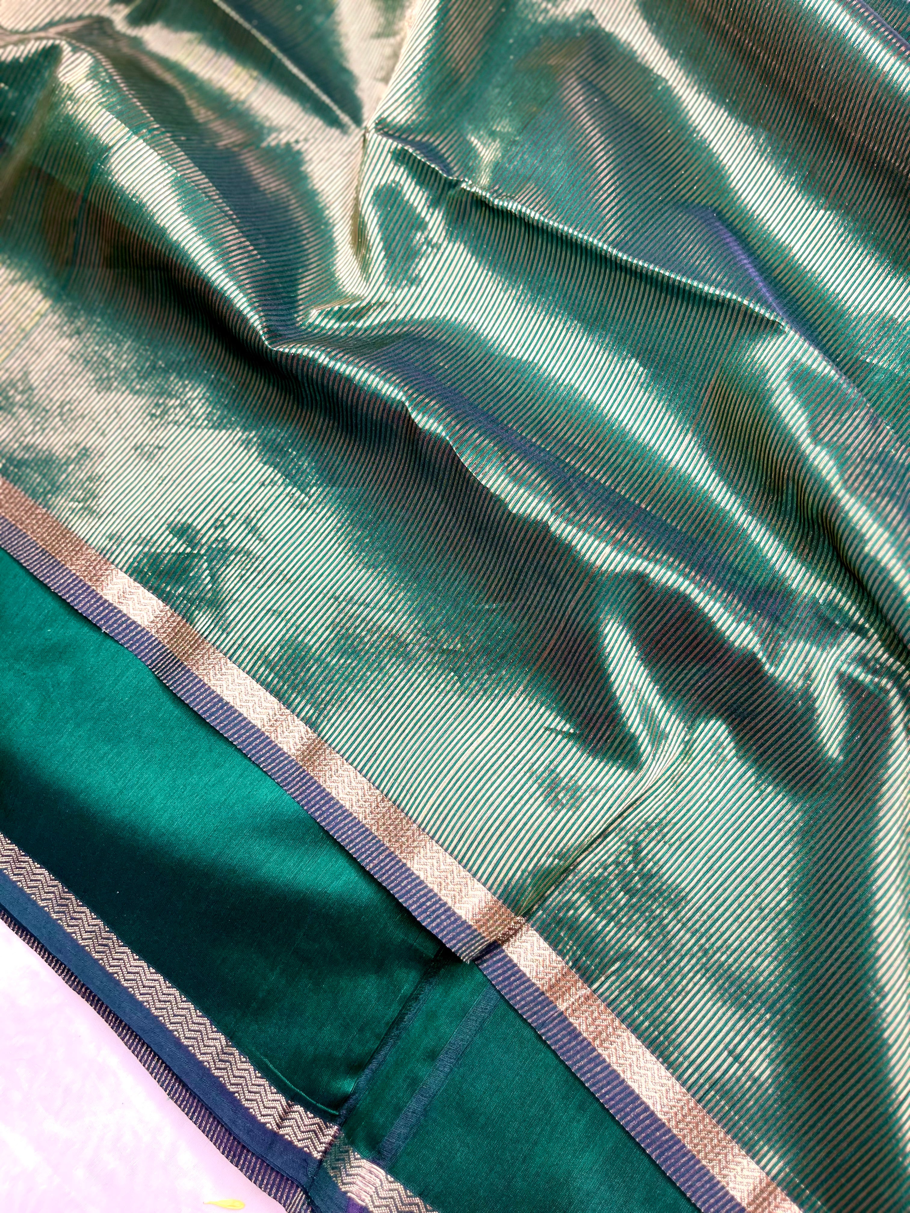 Handwoven Maheshwari Silk Cotton Saree - Bottle Green