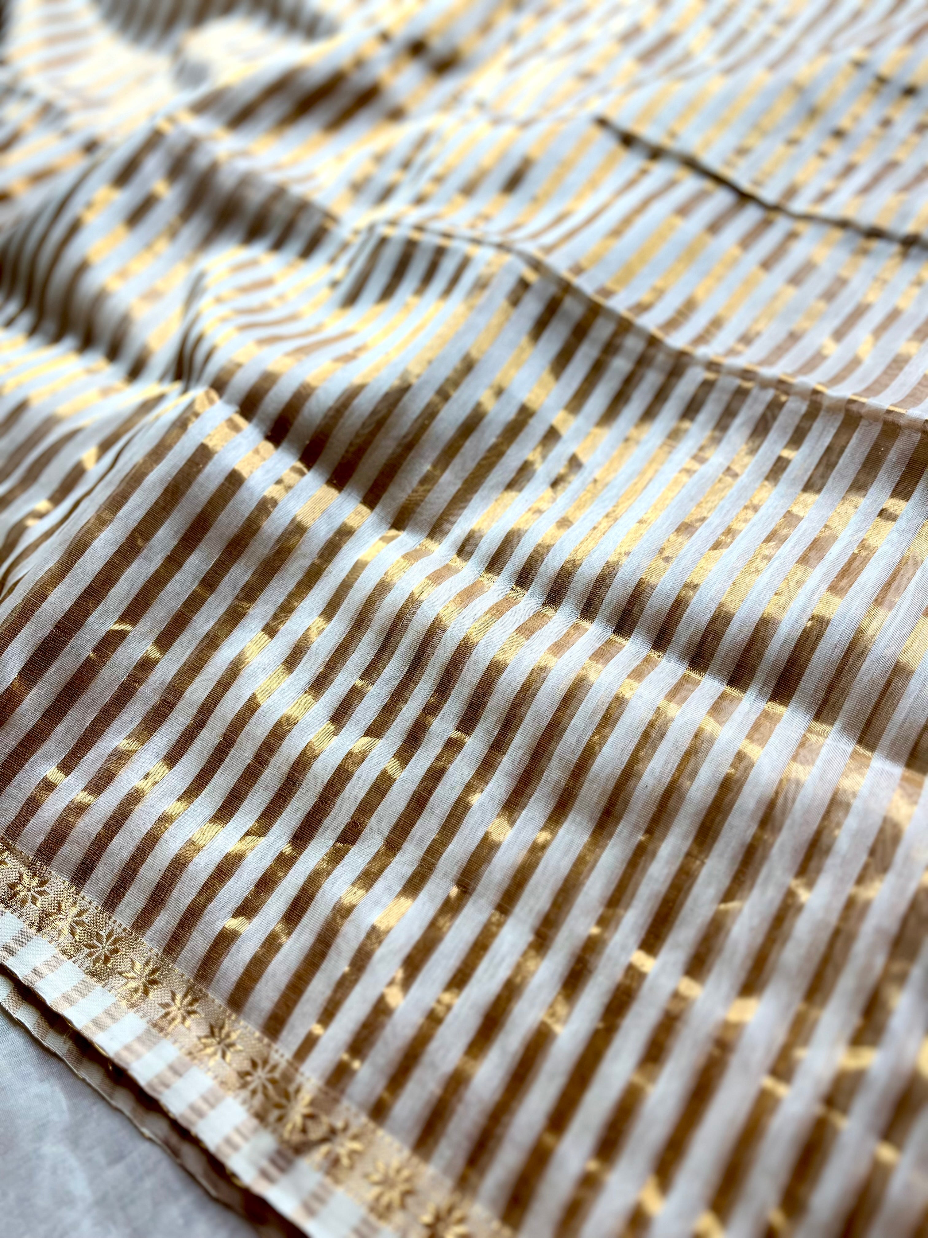 Handwoven Maheshwari Silk Cotton Saree - Ice White + Gold
